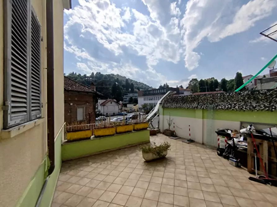 Immagine 2 di Negozio in affitto  in VIA ROMA 86 a Pino Torinese