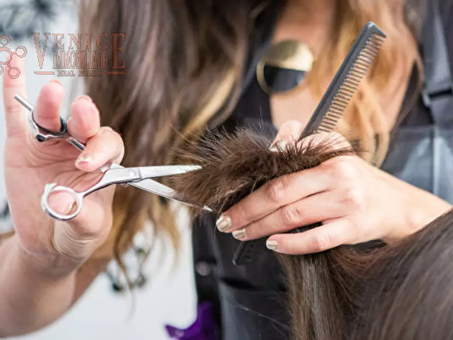 Immagine 2 di Attività commerciale in vendita  a Venezia