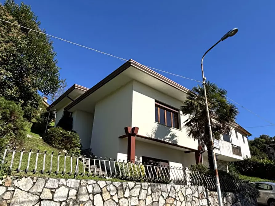 Immagine 1 di Casa indipendente in vendita  in Via Rindola Alta a Vittorio Veneto