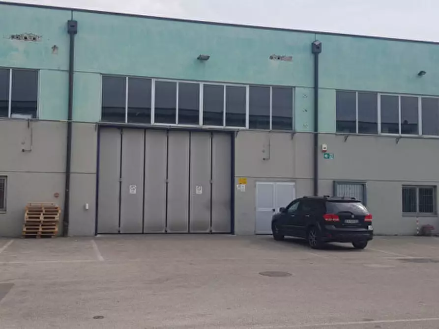 Immagine 2 di Capannone industriale in vendita  in VIALE DELL'INDUSTRIA a Vicenza