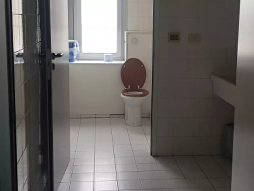 Immagine 9 di Capannone industriale in vendita  in VIALE DELL'INDUSTRIA a Vicenza