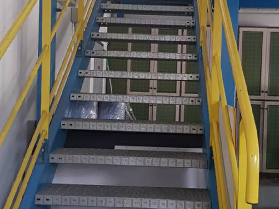 Immagine 10 di Capannone industriale in vendita  in VIALE DELL'INDUSTRIA a Vicenza