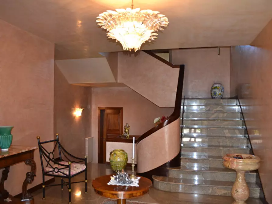 Immagine 2 di Villa in vendita  a Rovigo