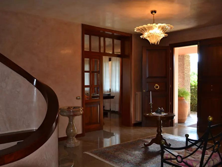 Immagine 3 di Villa in vendita  a Rovigo