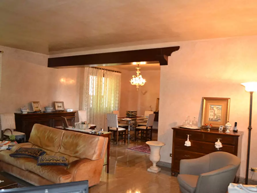 Immagine 4 di Villa in vendita  a Rovigo