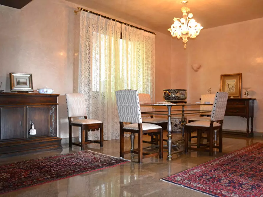 Immagine 8 di Villa in vendita  a Rovigo