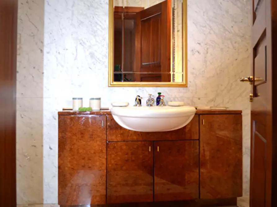 Immagine 10 di Villa in vendita  a Rovigo