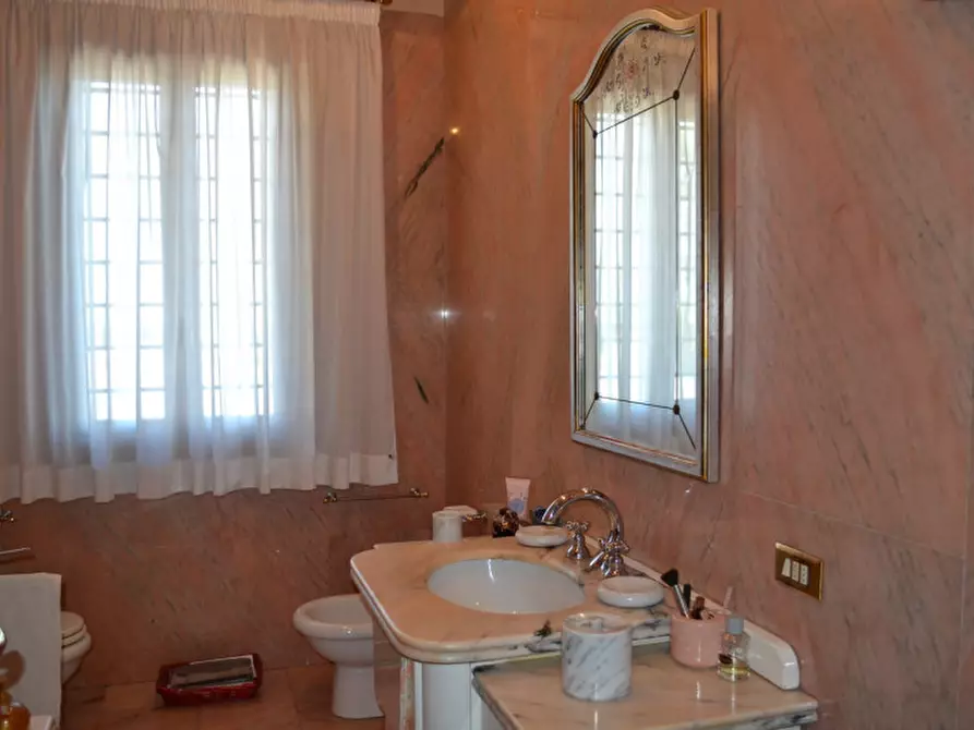 Immagine 30 di Villa in vendita  a Rovigo