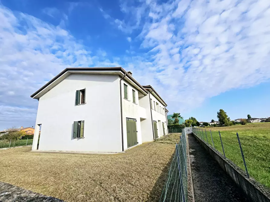 Immagine 3 di Villetta a schiera in vendita  in VIA DONATELLO a Solesino
