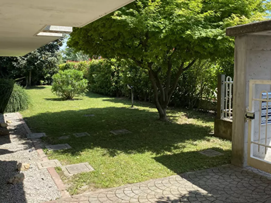 Immagine 1 di Appartamento in vendita  in via vigonovese a Padova