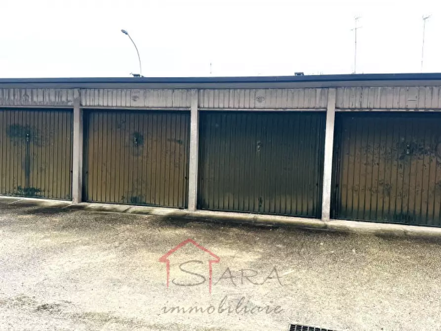 Immagine 3 di Garage in affitto  in Via Marco Guazzo 4 a Padova
