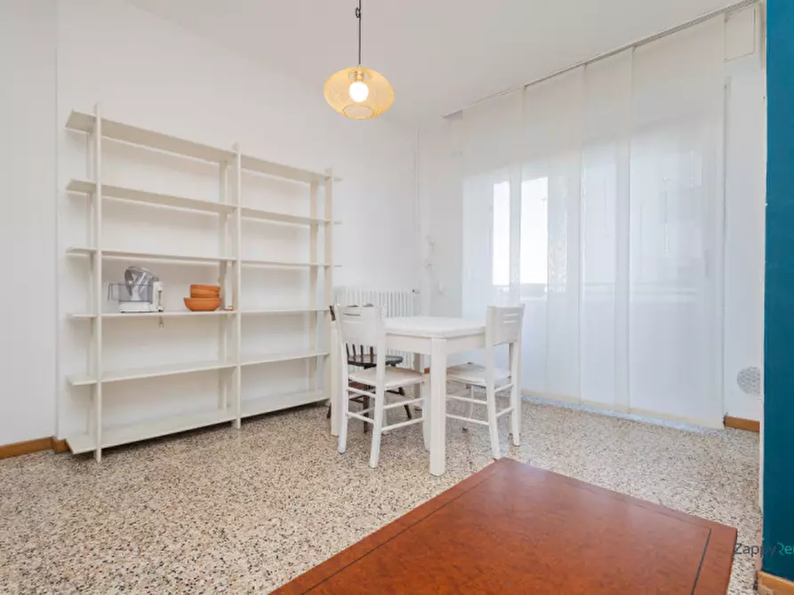 Immagine 2 di Appartamento in affitto  in Via Giambellino a Milano