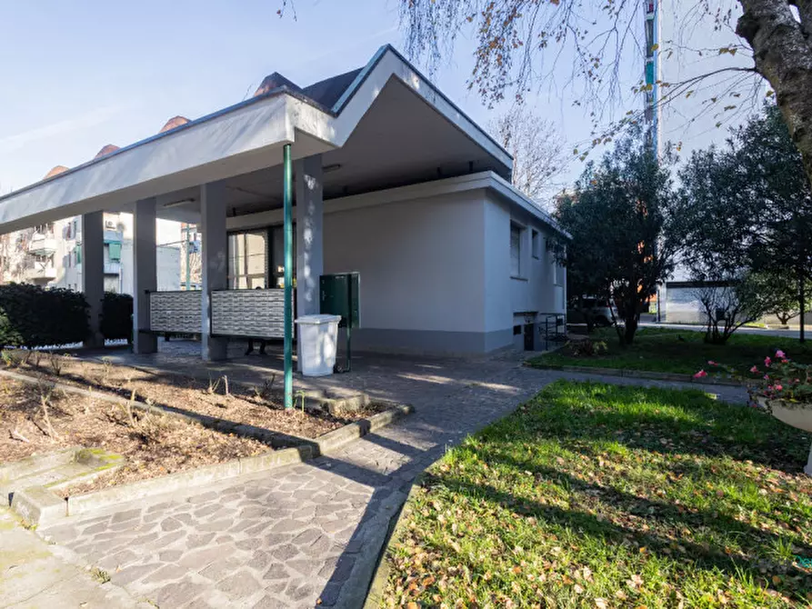 Immagine 22 di Appartamento in affitto  in Via Giambellino a Milano