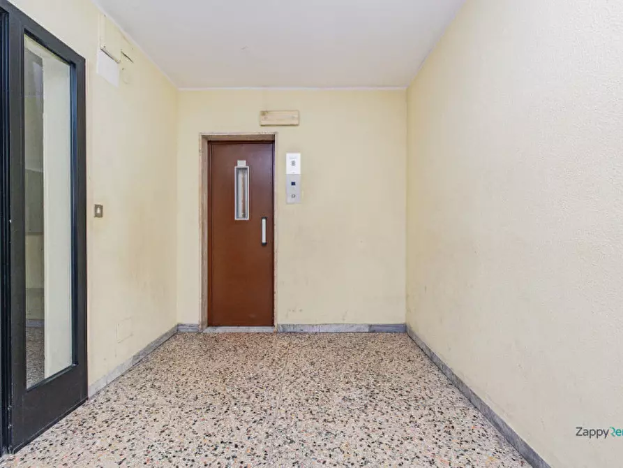 Immagine 21 di Appartamento in affitto  in Via Giambellino a Milano