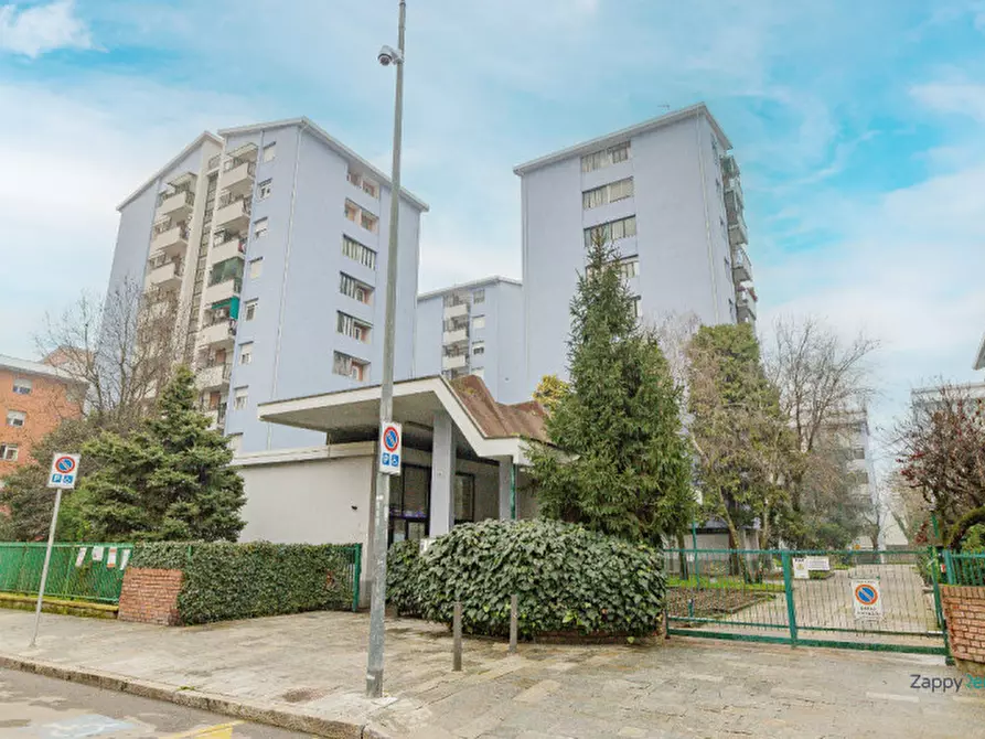 Immagine 28 di Appartamento in affitto  in Via Giambellino a Milano