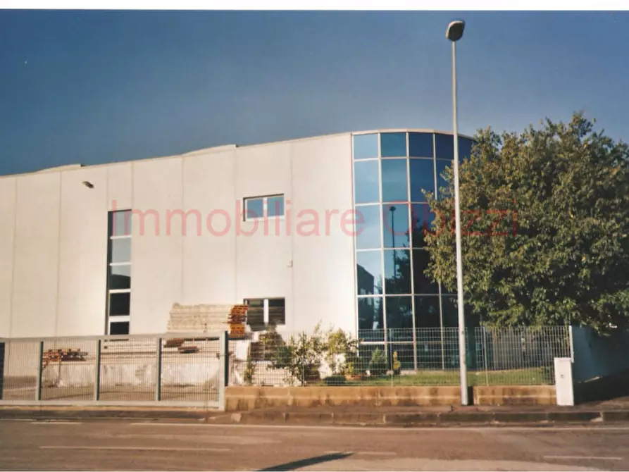 Immagine 28 di Terreno in vendita  in via nona strada a Padova