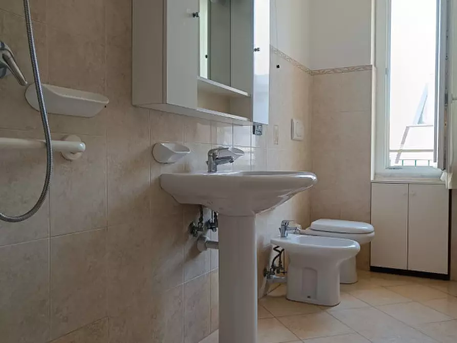 Immagine 10 di Appartamento in vendita  in via Abba a Savona