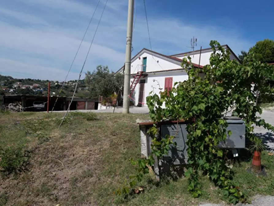 Immagine 12 di Terreno in vendita  in Strada Valle Ferzetti a Pescara