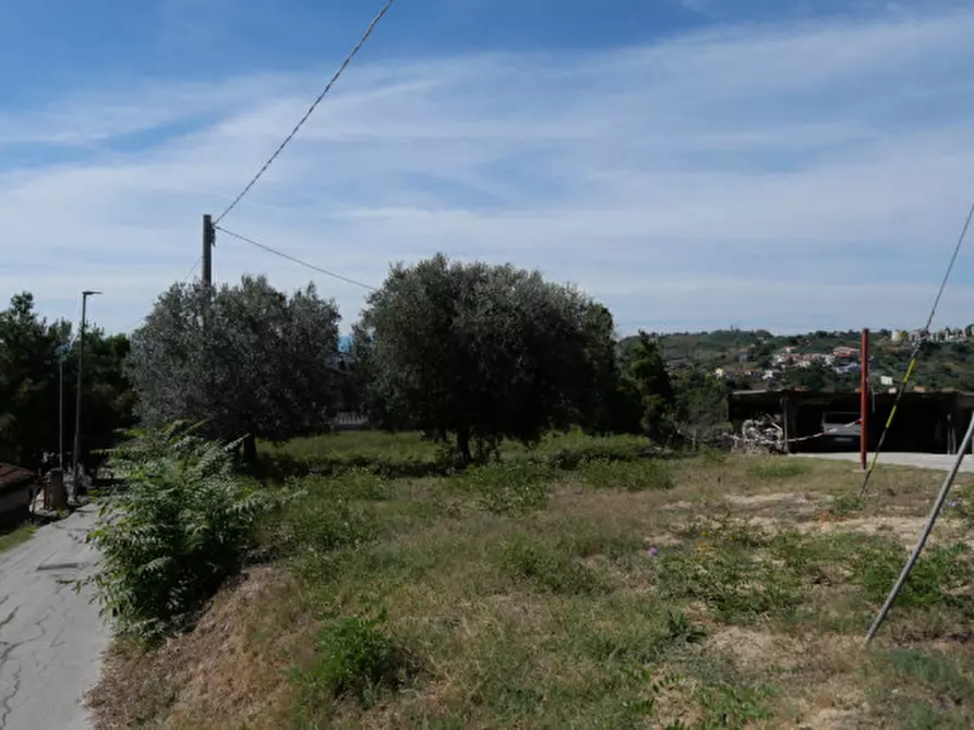 Immagine 12 di Terreno in vendita  in Strada Valle Ferzetti a Pescara