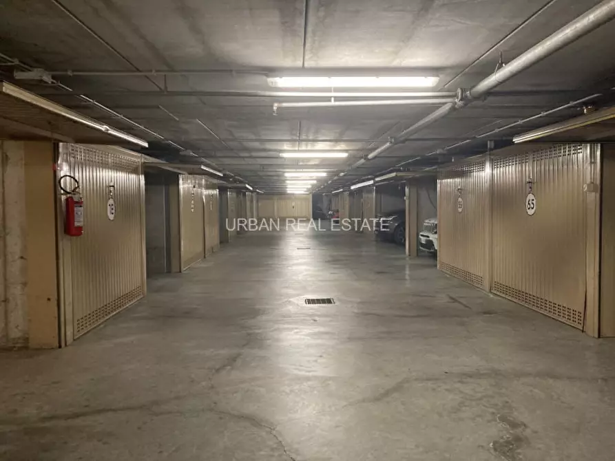 Immagine 3 di Garage in vendita  in Viale Miramare 3/1 a Trieste