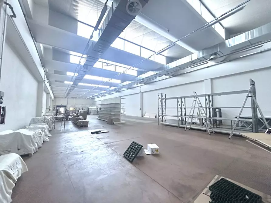 Immagine 2 di Capannone industriale in vendita  in VIA MAESTRI DEL LAVORO a Forli'