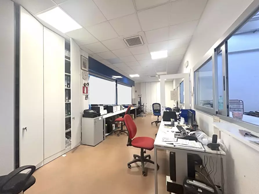 Immagine 3 di Capannone industriale in vendita  in VIA MAESTRI DEL LAVORO a Forli'