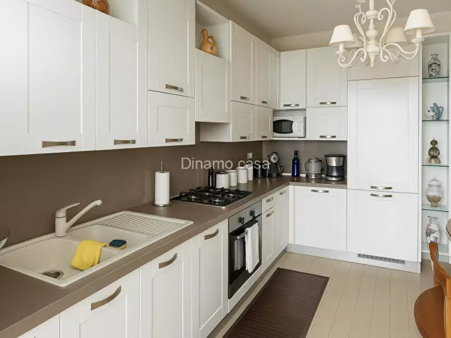 Immagine 6 di Villa in vendita  in Via Giuseppe Giusti a Montignoso