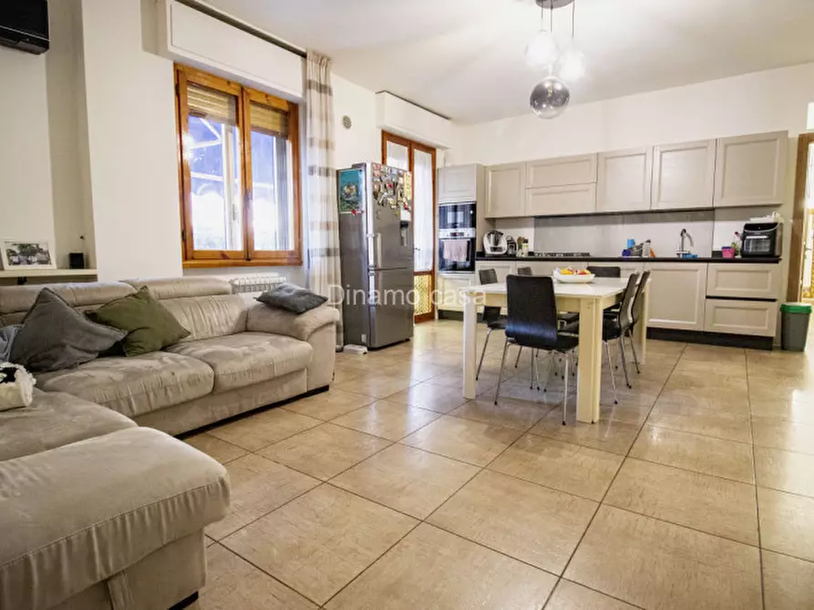 Immagine 10 di Appartamento in vendita  in Via Pietro Mascagni a Prato