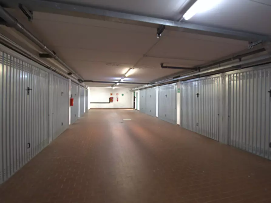Immagine 7 di Garage in vendita  in via andrea costa 6 a Pianoro