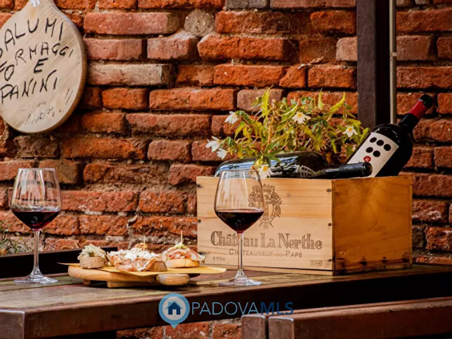 Immagine 2 di Attività commerciale in vendita  in Vicolo Montebelluna a Castelfranco Veneto