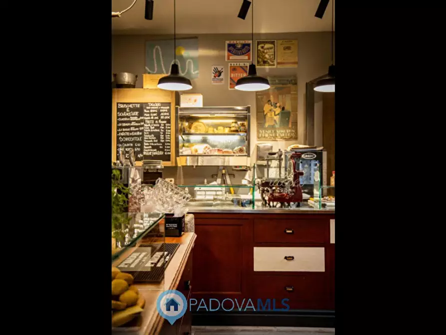Immagine 6 di Attività commerciale in vendita  in Vicolo Montebelluna a Castelfranco Veneto