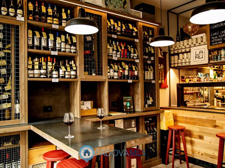 Immagine 9 di Attività commerciale in vendita  in Vicolo Montebelluna a Castelfranco Veneto