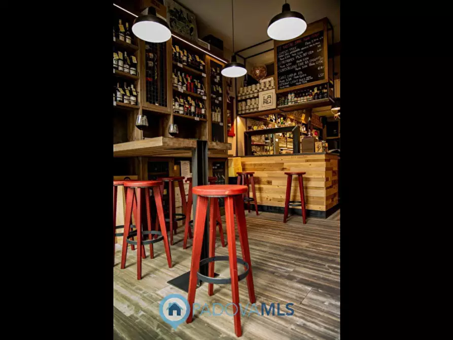 Immagine 10 di Attività commerciale in vendita  in Vicolo Montebelluna a Castelfranco Veneto