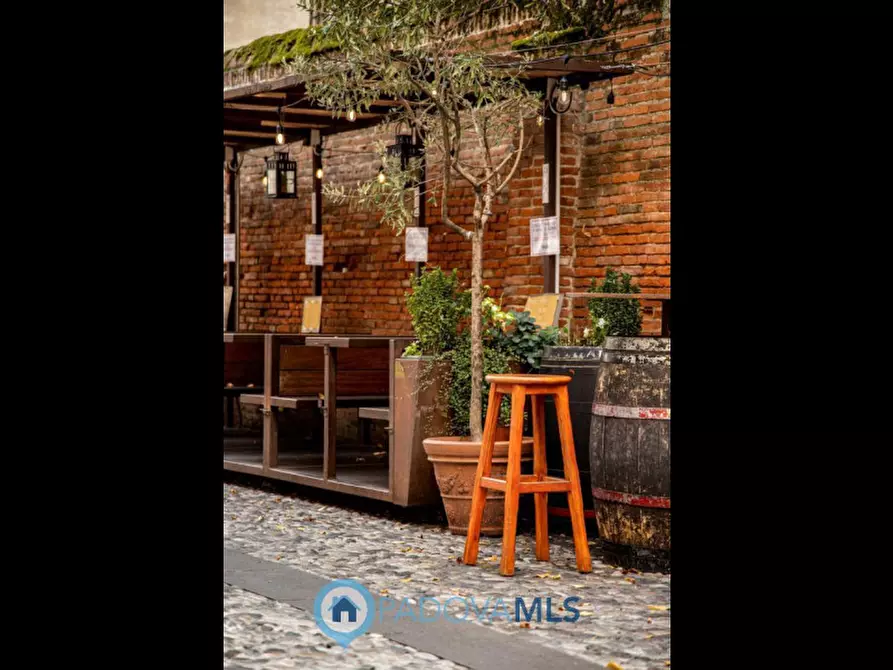 Immagine 11 di Attività commerciale in vendita  in Vicolo Montebelluna a Castelfranco Veneto