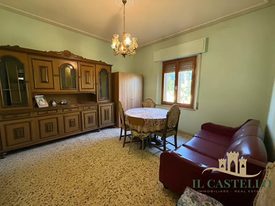 Immagine 3 di Casa indipendente in vendita  in Via Cristoforo Colombo a Castiglione Del Lago