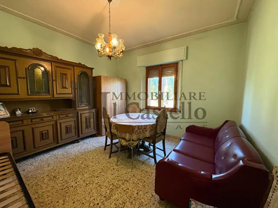 Immagine 3 di Casa indipendente in vendita  in Via Cristoforo Colombo a Castiglione Del Lago