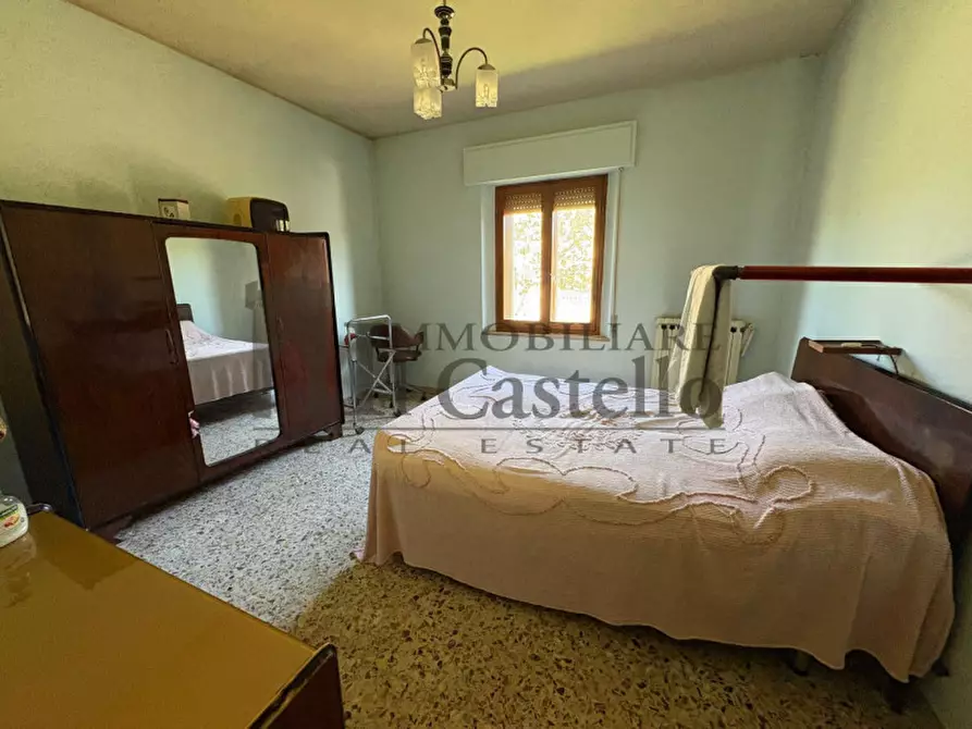 Immagine 4 di Casa indipendente in vendita  in Via Cristoforo Colombo a Castiglione Del Lago