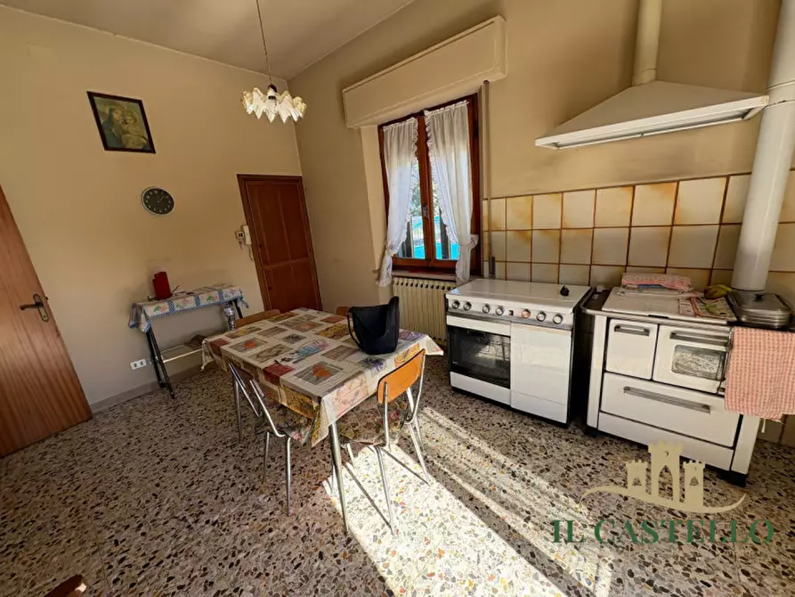 Immagine 6 di Casa indipendente in vendita  in Via Cristoforo Colombo a Castiglione Del Lago
