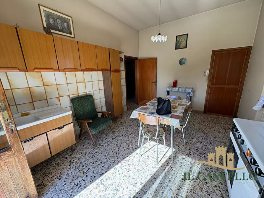 Immagine 7 di Casa indipendente in vendita  in Via Cristoforo Colombo a Castiglione Del Lago