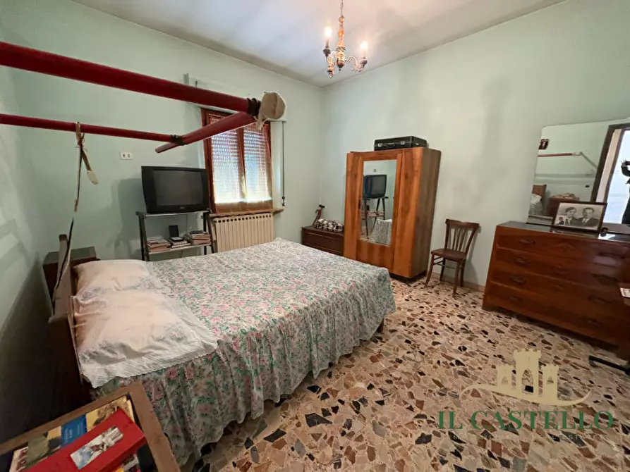 Immagine 11 di Casa indipendente in vendita  in Via Cristoforo Colombo a Castiglione Del Lago