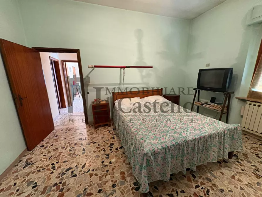 Immagine 13 di Casa indipendente in vendita  in Via Cristoforo Colombo a Castiglione Del Lago