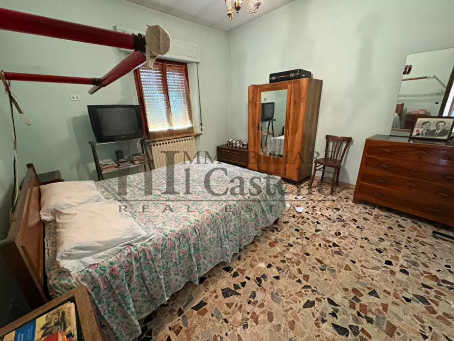 Immagine 14 di Casa indipendente in vendita  in Via Cristoforo Colombo a Castiglione Del Lago