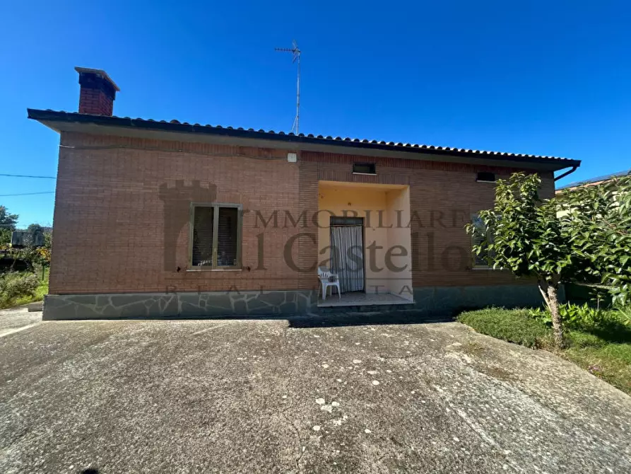 Immagine 20 di Casa indipendente in vendita  in Via Cristoforo Colombo a Castiglione Del Lago