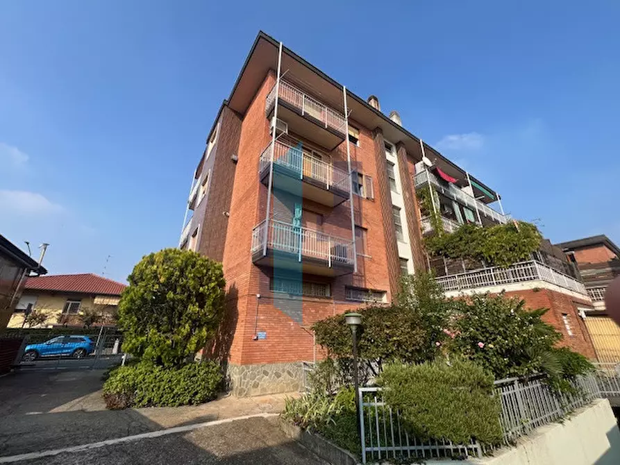 Immagine 10 di Appartamento in vendita  in Via Monte Gran Sasso a Cinisello Balsamo