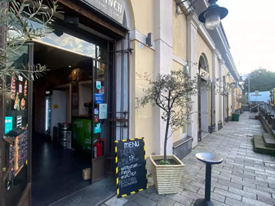 Immagine 1 di Attività commerciale in vendita  in calata pietro sbarbaro a Savona