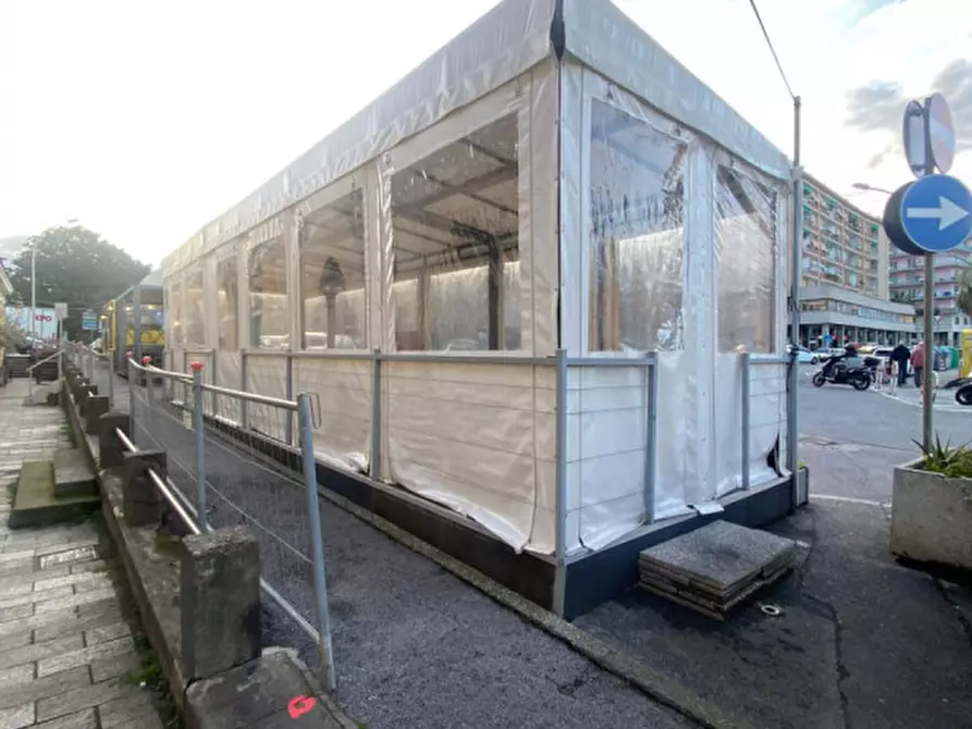 Immagine 3 di Attività commerciale in vendita  in calata pietro sbarbaro a Savona