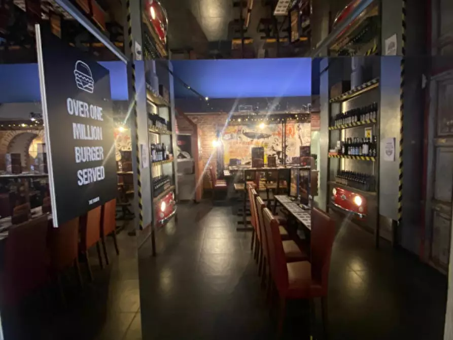 Immagine 5 di Attività commerciale in vendita  in calata pietro sbarbaro a Savona