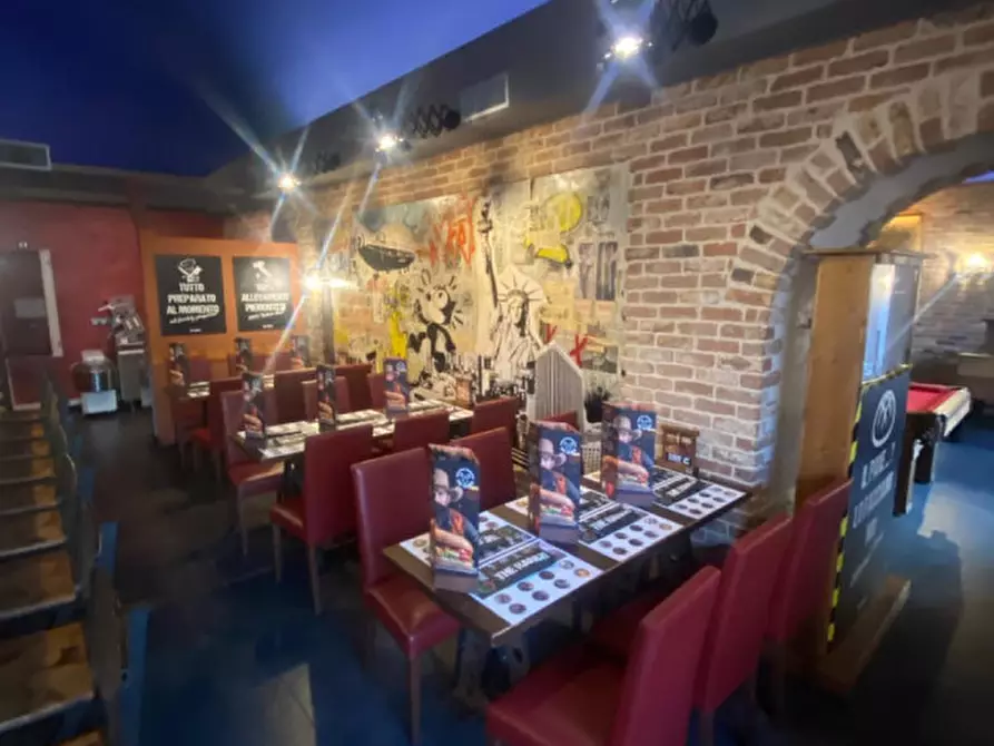 Immagine 9 di Attività commerciale in vendita  in calata pietro sbarbaro a Savona