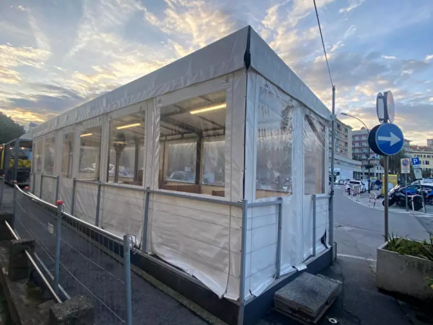 Immagine 14 di Attività commerciale in vendita  in calata pietro sbarbaro a Savona