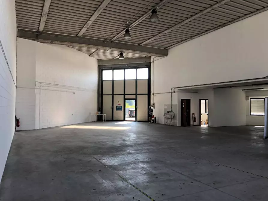 Immagine 9 di Capannone industriale in affitto  a San Giovanni Lupatoto
